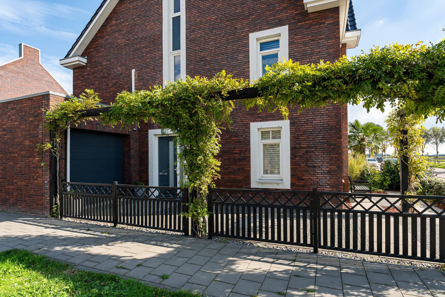 Twee-onder-één-kap te koop: Wilgenroos 9, Hazerswoude-Dorp