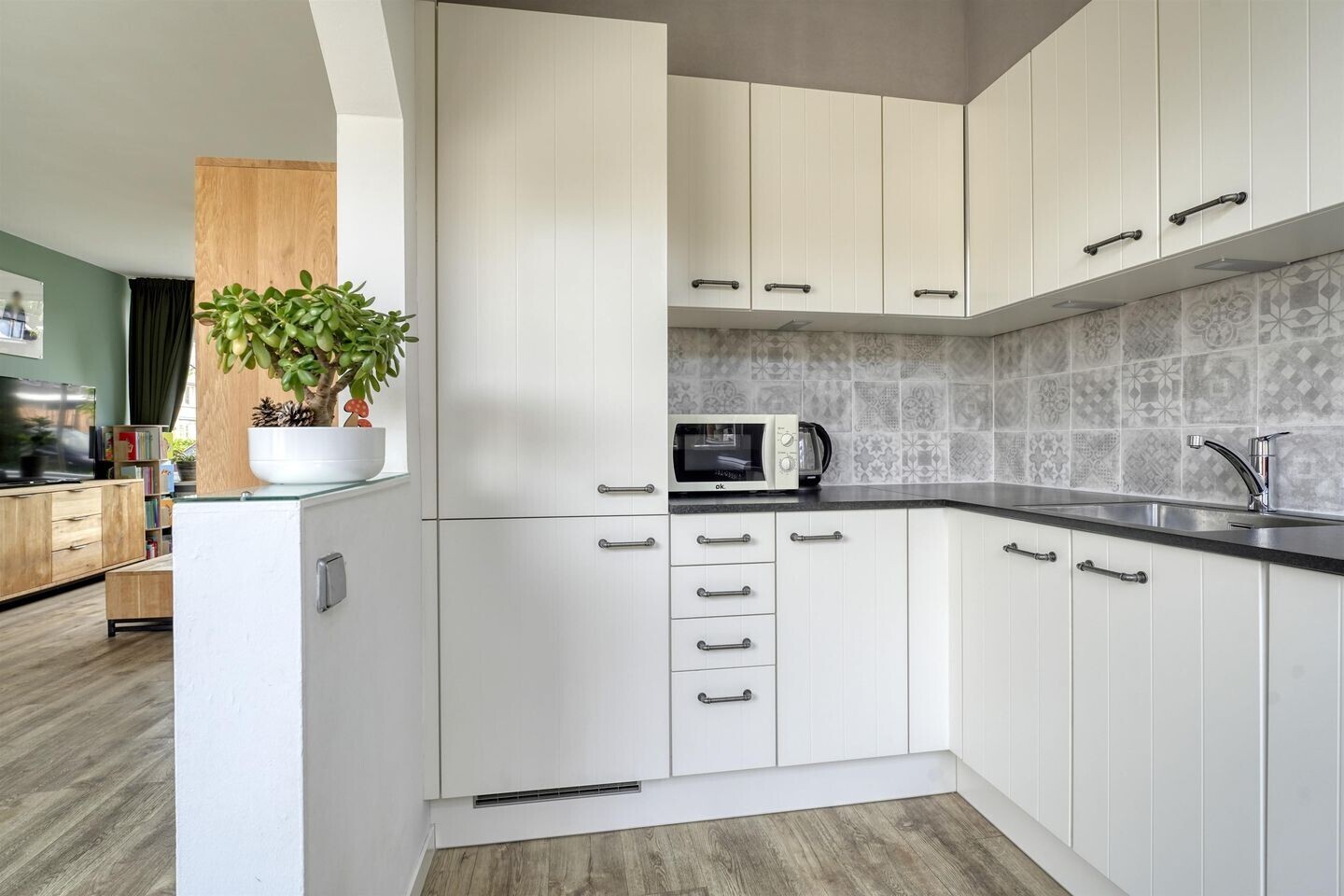 Tussenwoning te koop: Jacob Marisstraat 6, Hazerswoude-Dorp