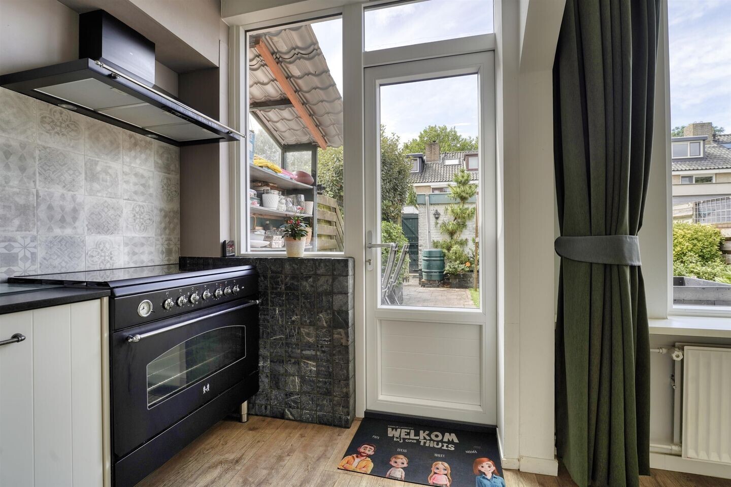 Tussenwoning te koop: Jacob Marisstraat 6, Hazerswoude-Dorp