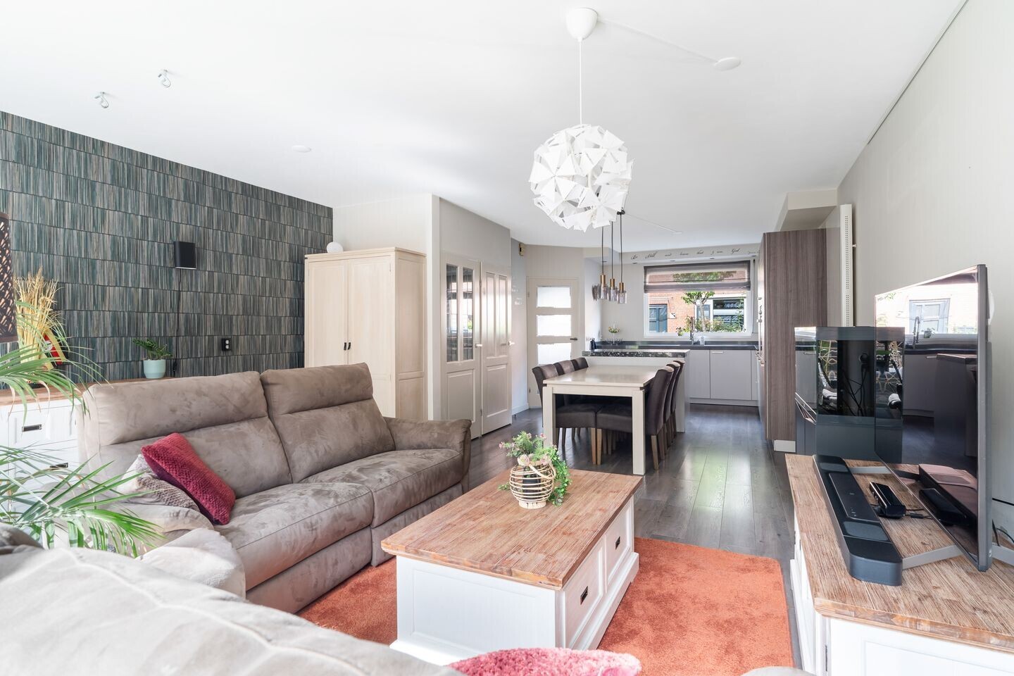 Hoekwoning te koop: Zadelmaker 30, Alphen Aan Den Rijn