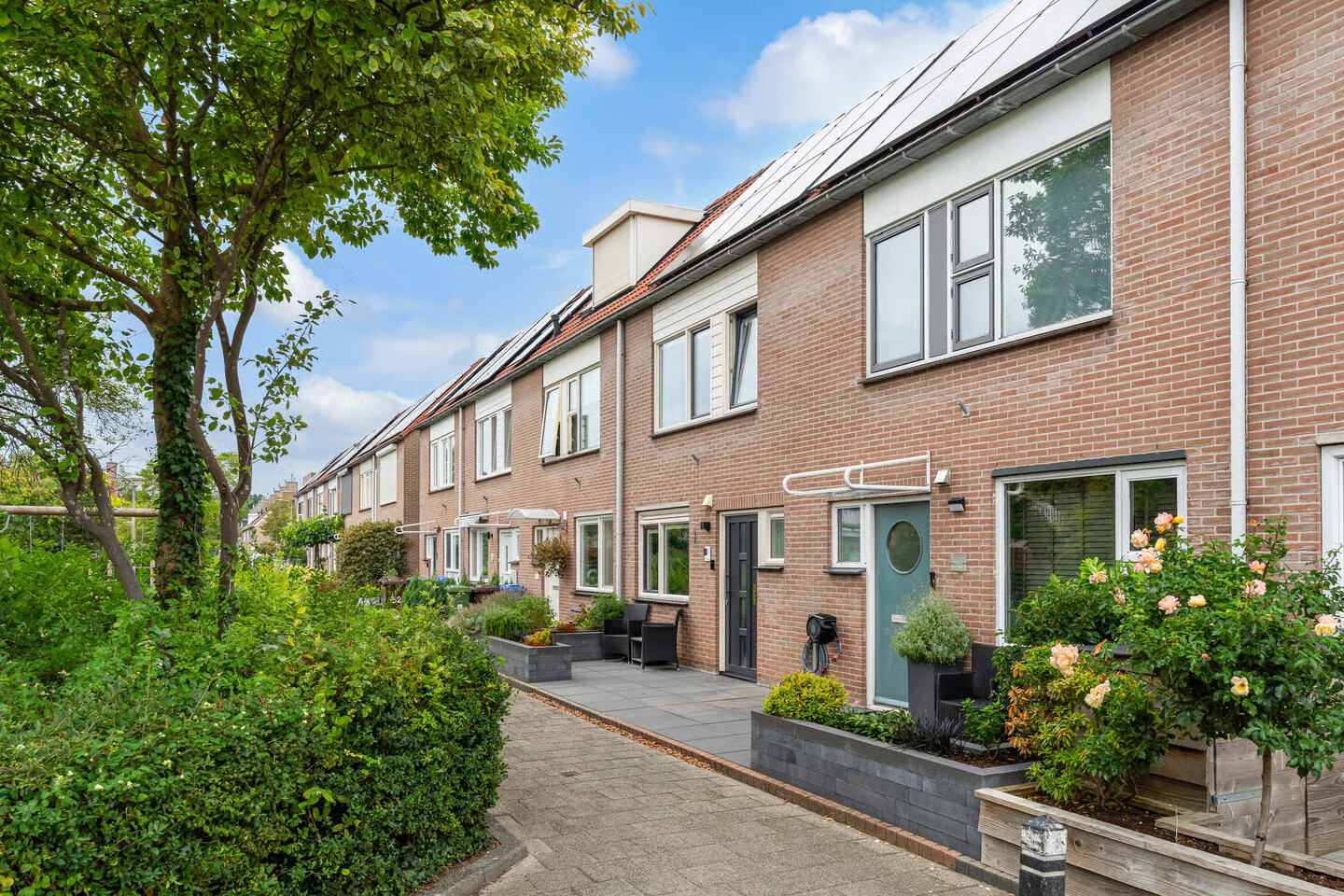 Tussenwoning te koop: Zadelmaker 148, Alphen Aan Den Rijn