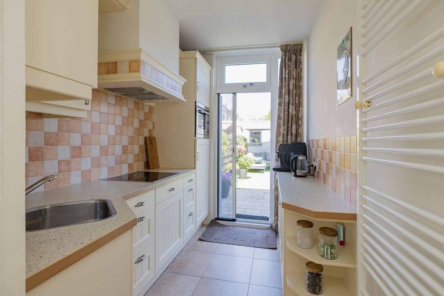 Tussenwoning te koop: Juweelstraat 66, Alphen Aan Den Rijn