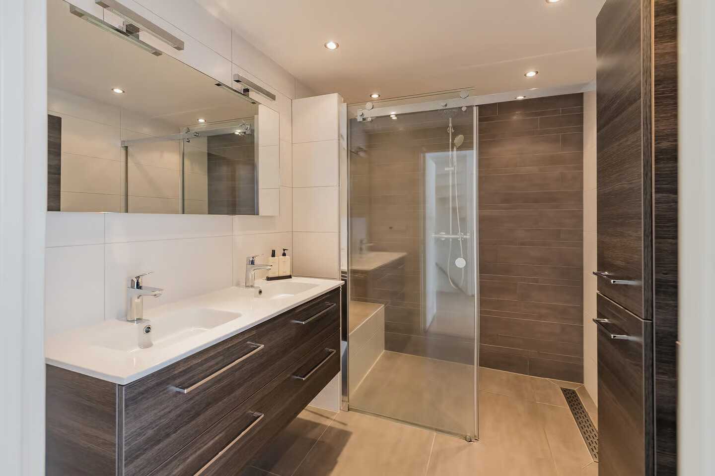 Tussenwoning te koop: Juweelstraat 66, Alphen Aan Den Rijn