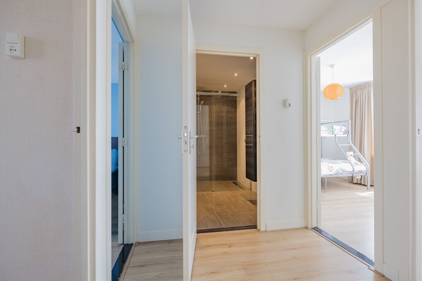 Tussenwoning te koop: Juweelstraat 66, Alphen Aan Den Rijn