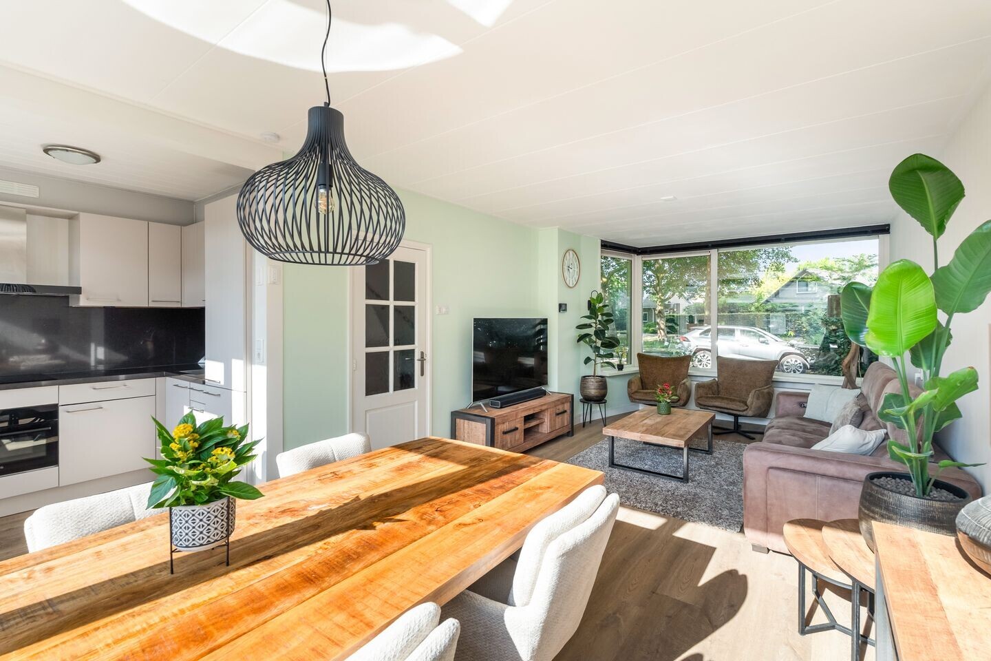 Tussenwoning te koop: Veldbloemweg 41, Alphen Aan Den Rijn