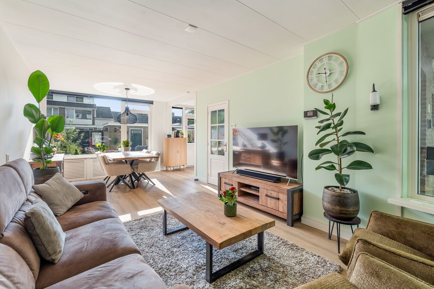 Tussenwoning te koop: Veldbloemweg 41, Alphen Aan Den Rijn