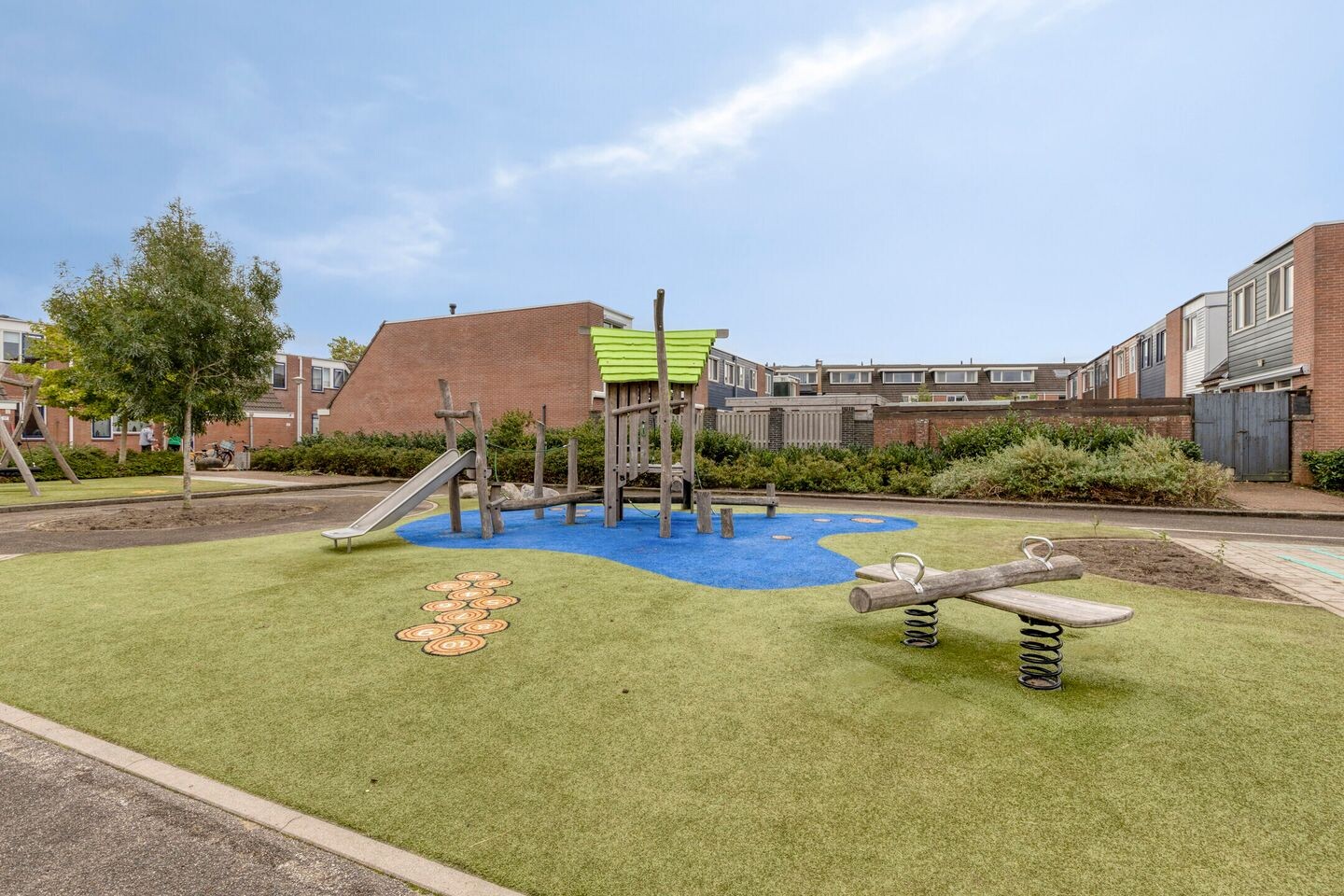 Tussenwoning te koop: Aardster 237, Alphen Aan Den Rijn