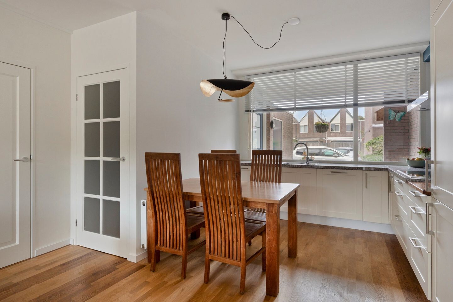 Tussenwoning te koop: Aardster 237, Alphen Aan Den Rijn