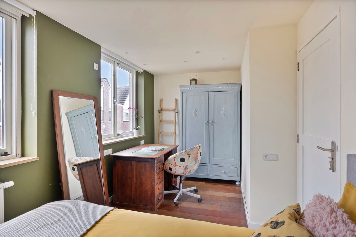Tussenwoning te koop: Aardster 237, Alphen Aan Den Rijn