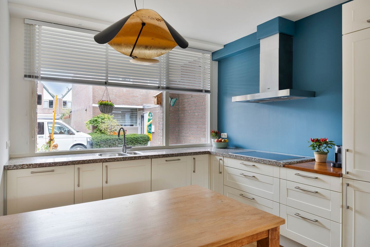 Tussenwoning te koop: Aardster 237, Alphen Aan Den Rijn