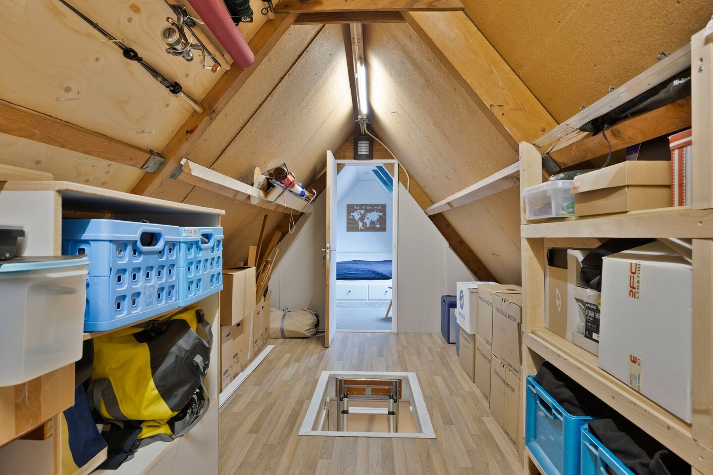 Tussenwoning te koop: Aardster 237, Alphen Aan Den Rijn