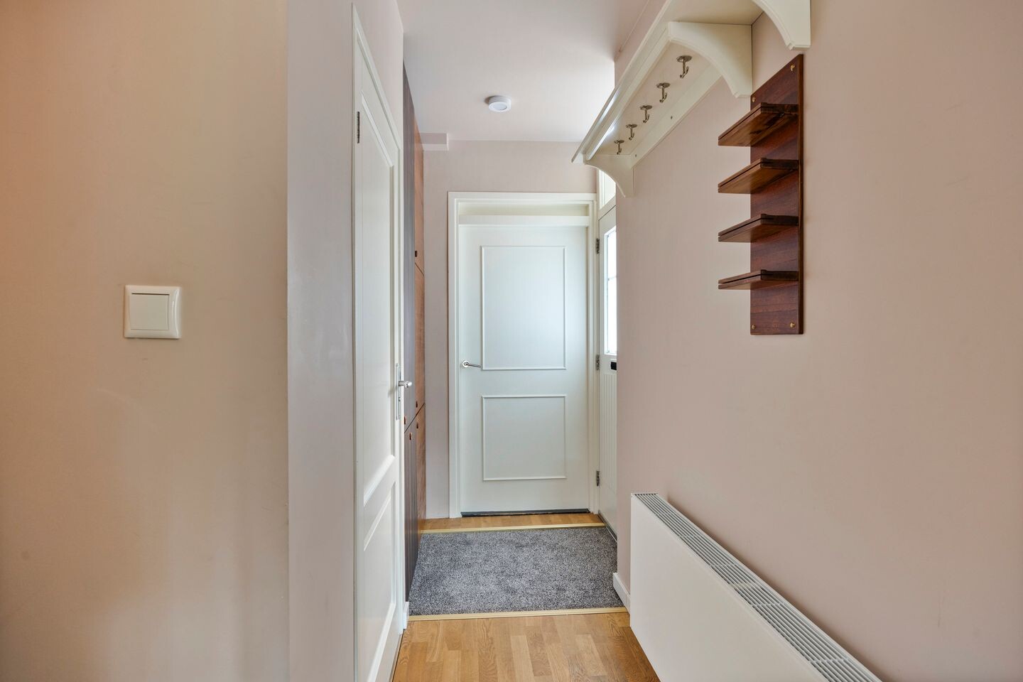 Tussenwoning te koop: Aardster 237, Alphen Aan Den Rijn