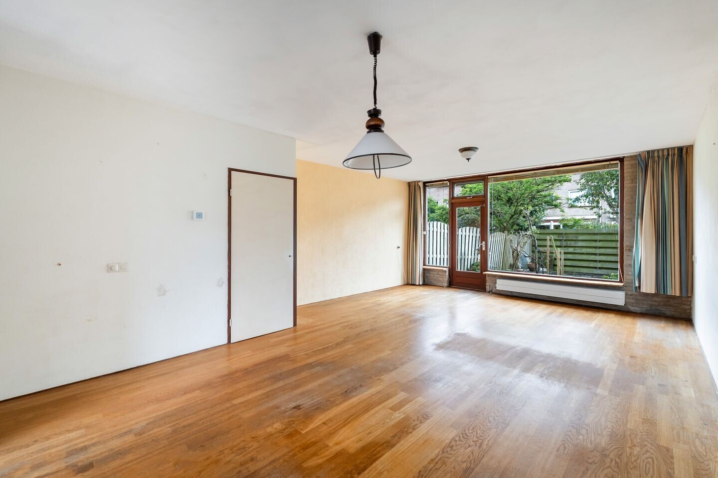 Tussenwoning te koop: Saffierstraat 205, Alphen Aan Den Rijn