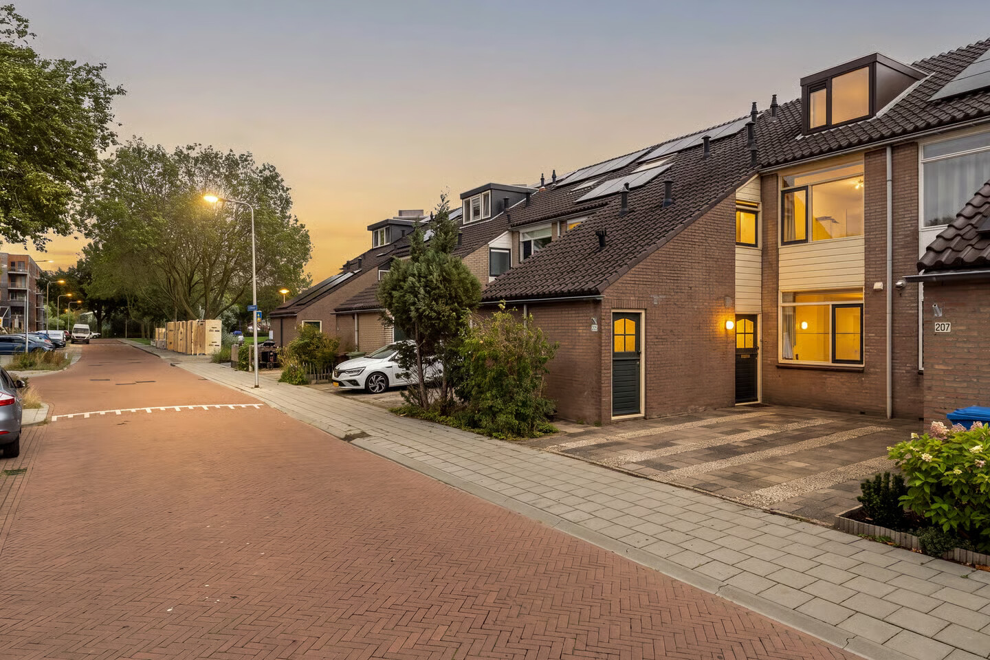 Tussenwoning te koop: Saffierstraat 205, Alphen Aan Den Rijn