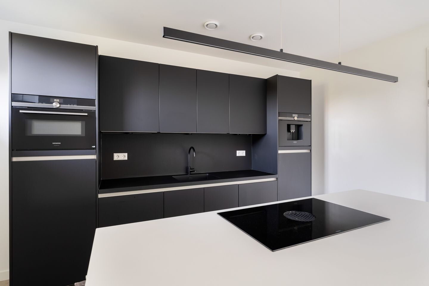 Appartement te koop: Abel Tasmanstraat 102, Alphen Aan Den Rijn