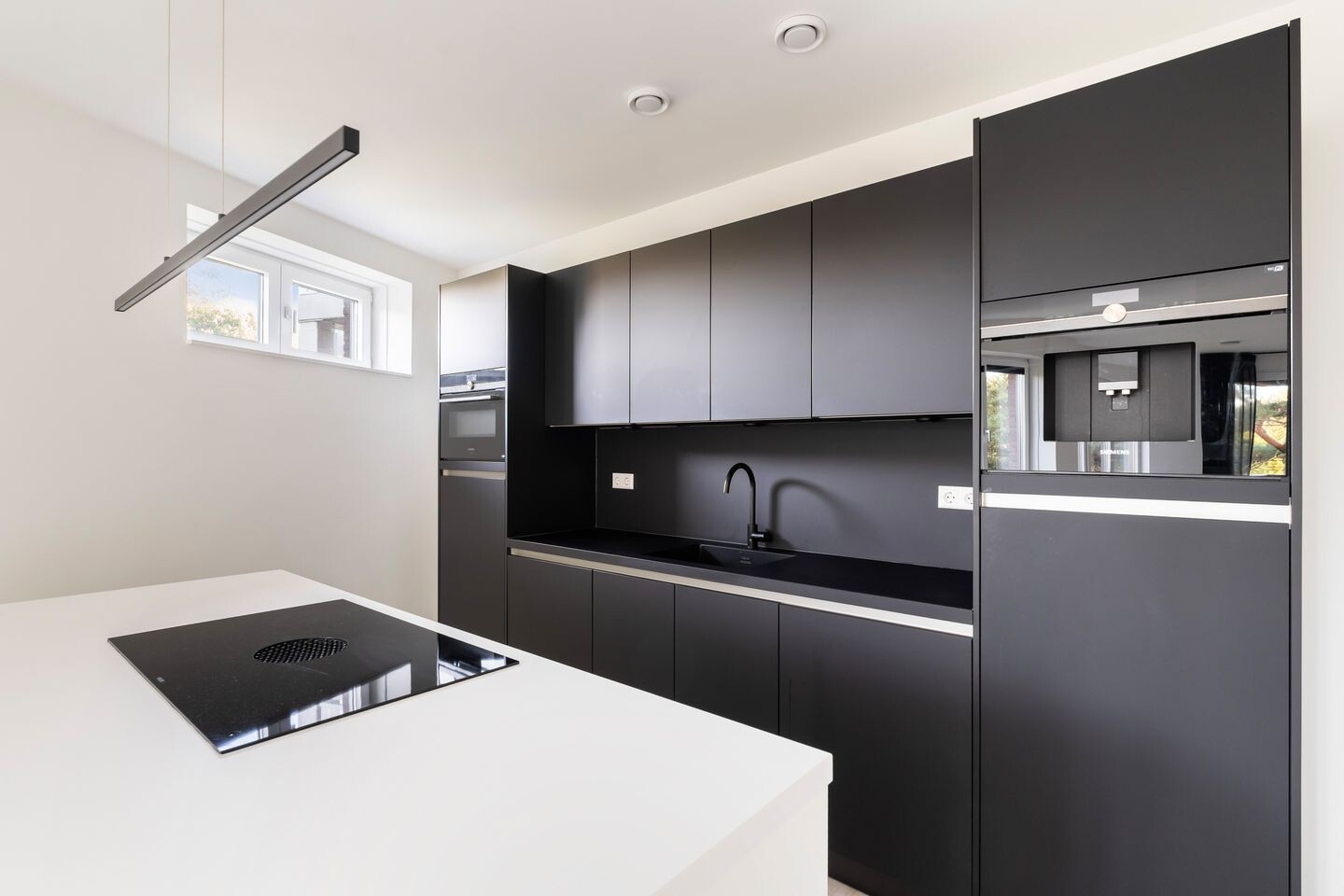 Appartement te koop: Abel Tasmanstraat 102, Alphen Aan Den Rijn