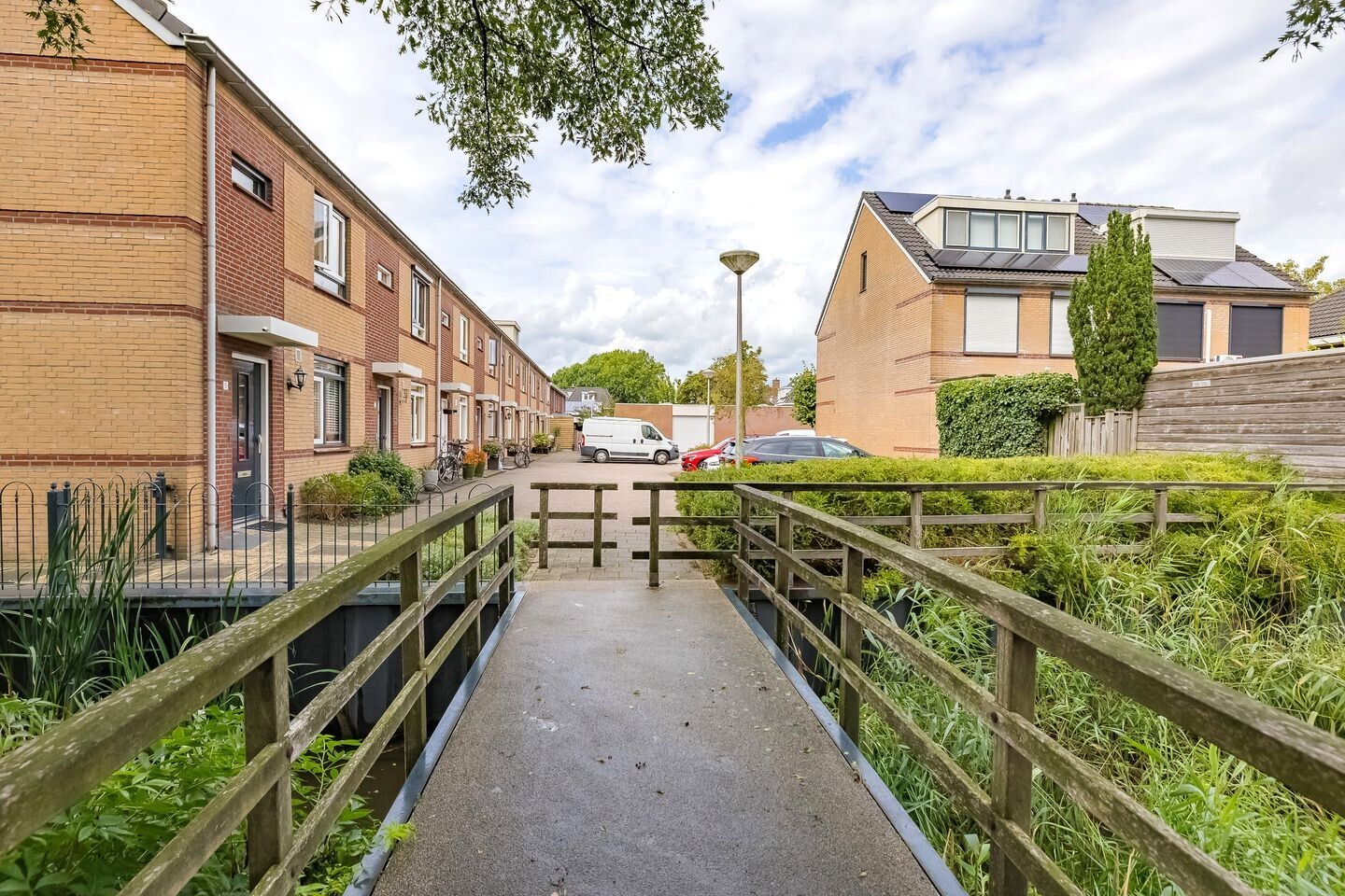 Tussenwoning te koop: Graaf Florisstraat 15, Alphen Aan Den Rijn