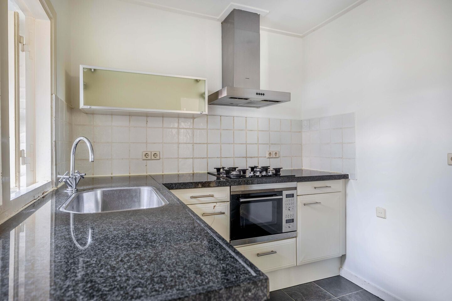 Tussenwoning te koop: Zaalbergstraat 62, Alphen Aan Den Rijn