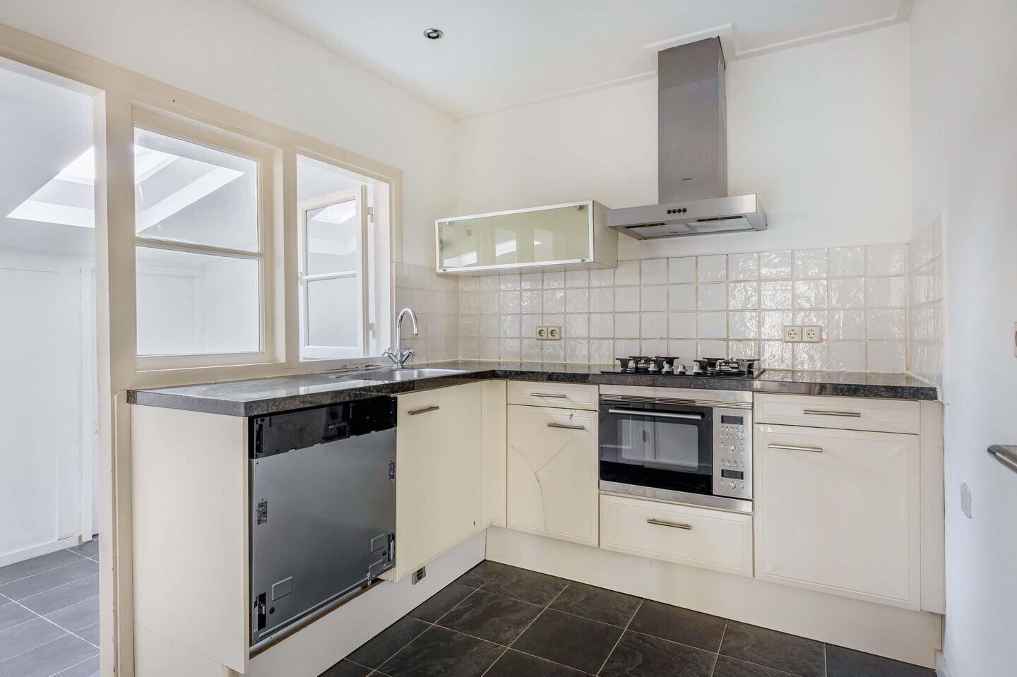 Tussenwoning te koop: Zaalbergstraat 62, Alphen Aan Den Rijn
