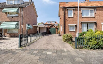 Van Lenneps. 5