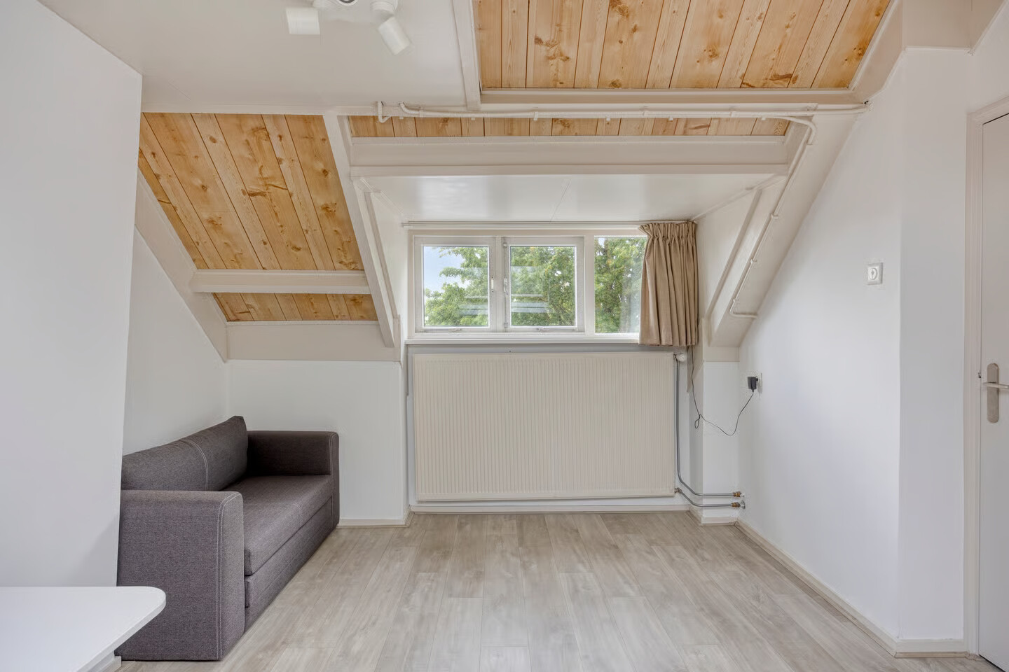Hoekwoning te koop: Van Boetzelaerstraat 117, Alphen Aan Den Rijn