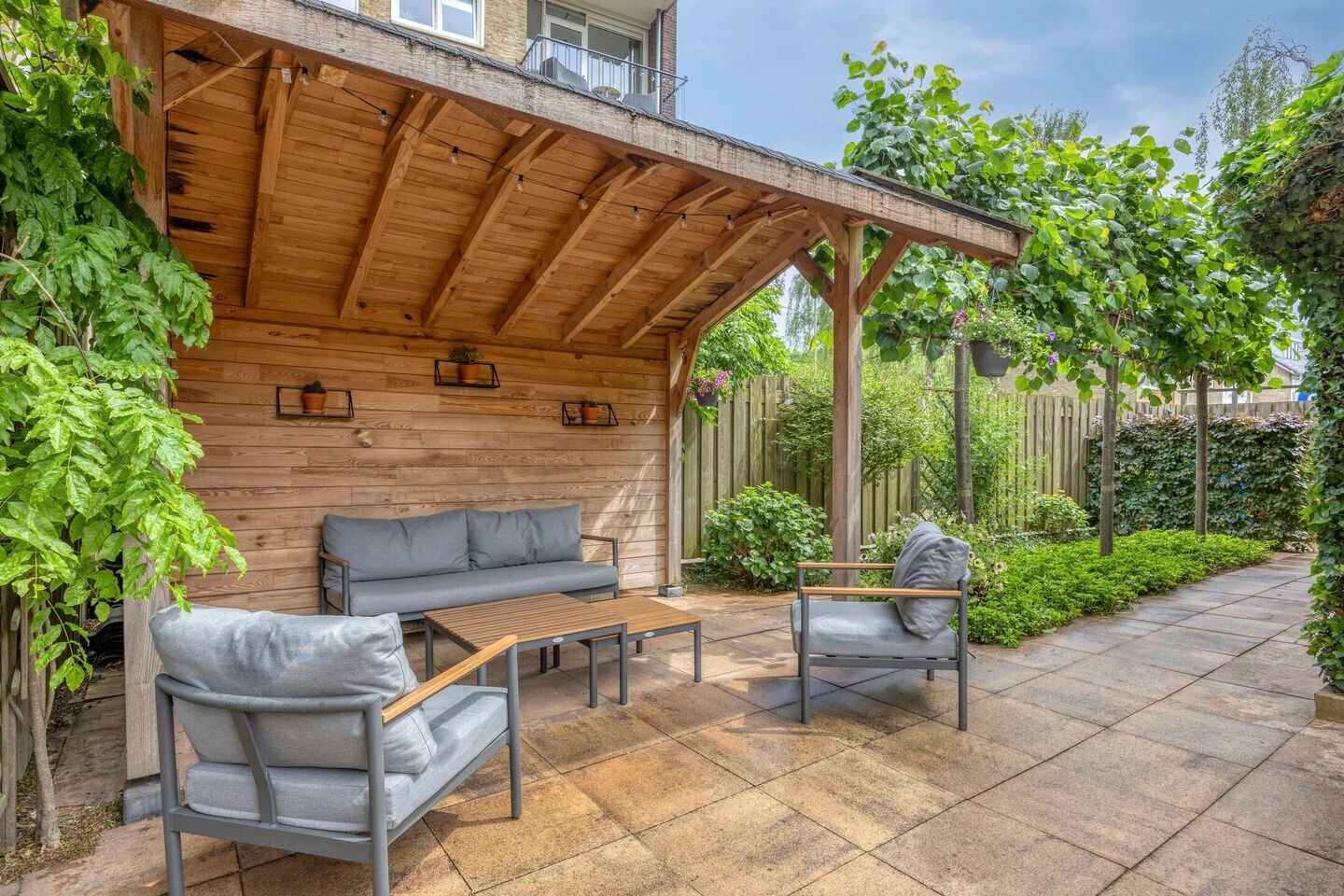Hoekwoning te koop: Van Boetzelaerstraat 117, Alphen Aan Den Rijn