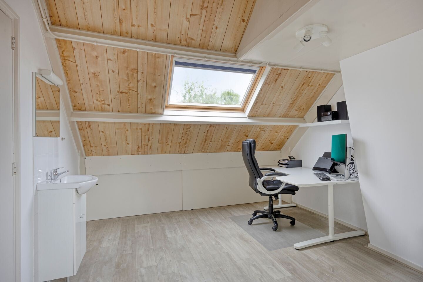 Hoekwoning te koop: Van Boetzelaerstraat 117, Alphen Aan Den Rijn