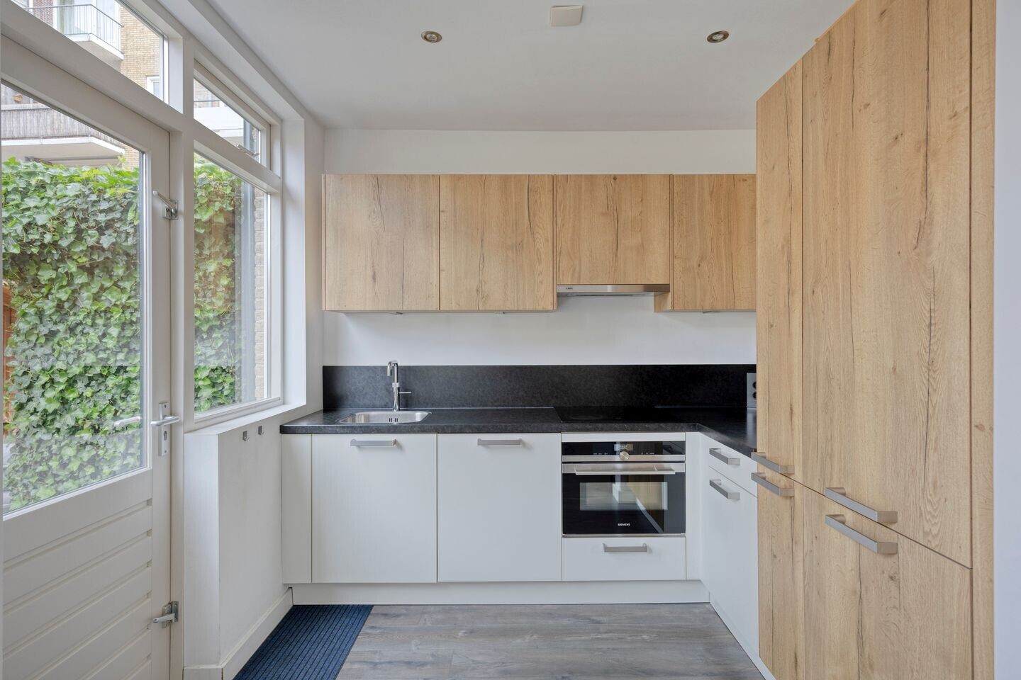 Hoekwoning te koop: Van Boetzelaerstraat 117, Alphen Aan Den Rijn