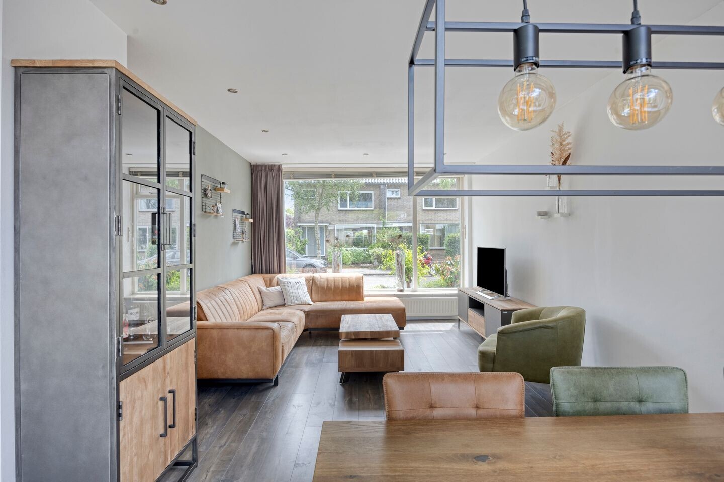 Hoekwoning te koop: Van Boetzelaerstraat 117, Alphen Aan Den Rijn