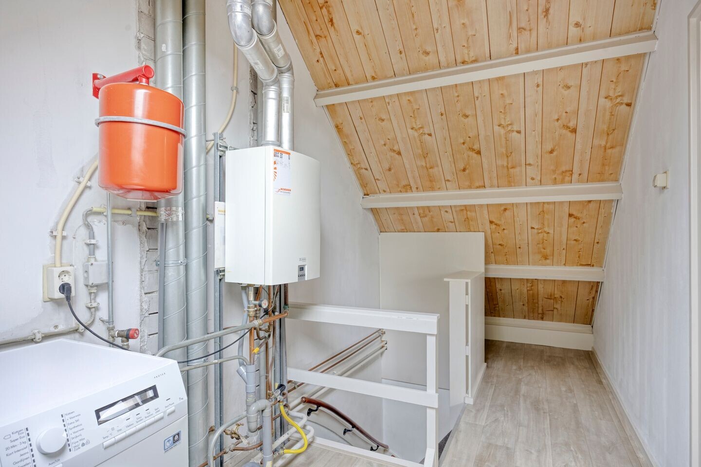 Hoekwoning te koop: Van Boetzelaerstraat 117, Alphen Aan Den Rijn