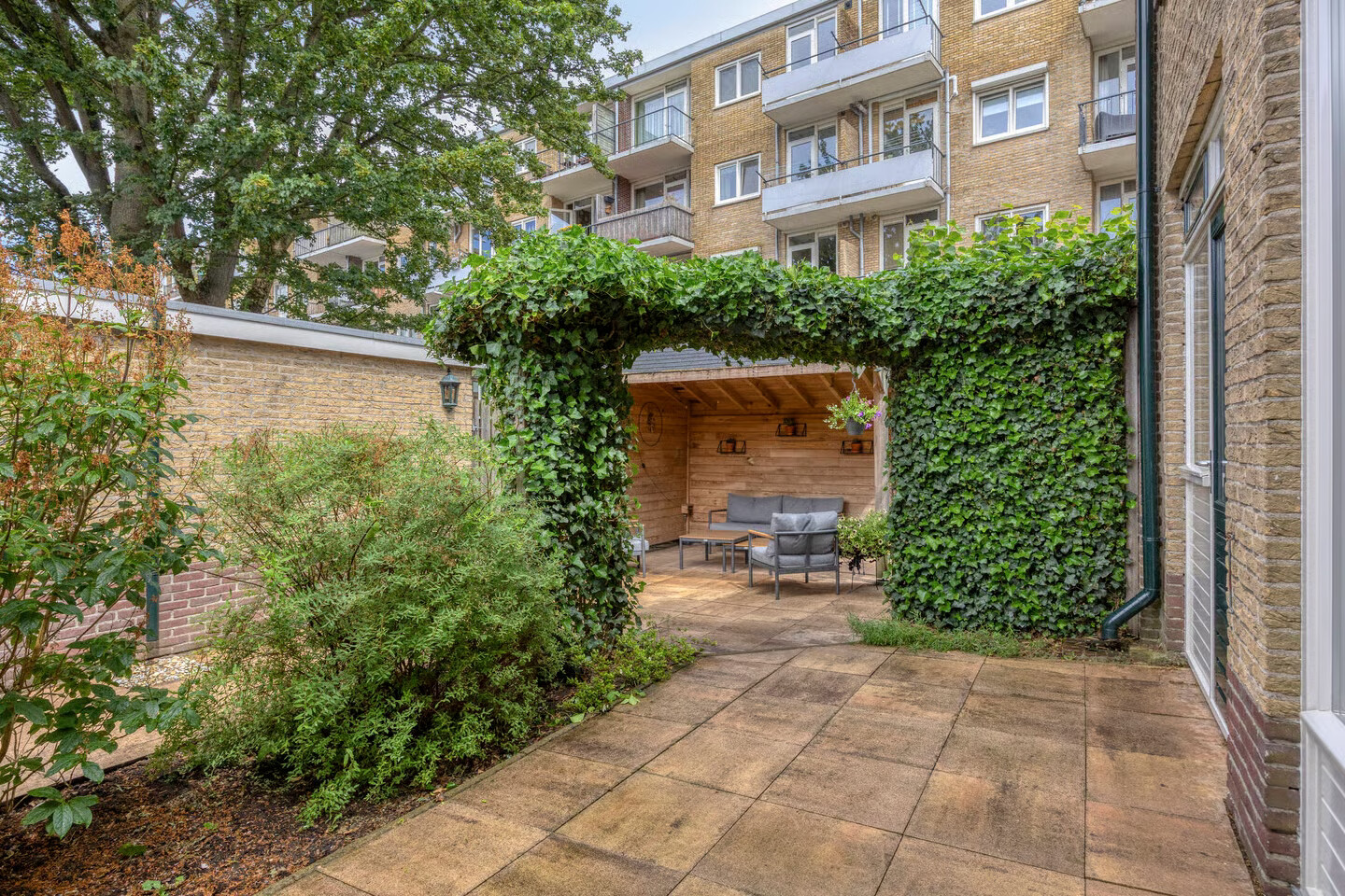 Hoekwoning te koop: Van Boetzelaerstraat 117, Alphen Aan Den Rijn