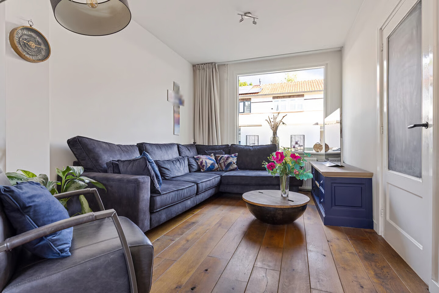 Tussenwoning te koop: Leliestraat 22, Alphen Aan Den Rijn
