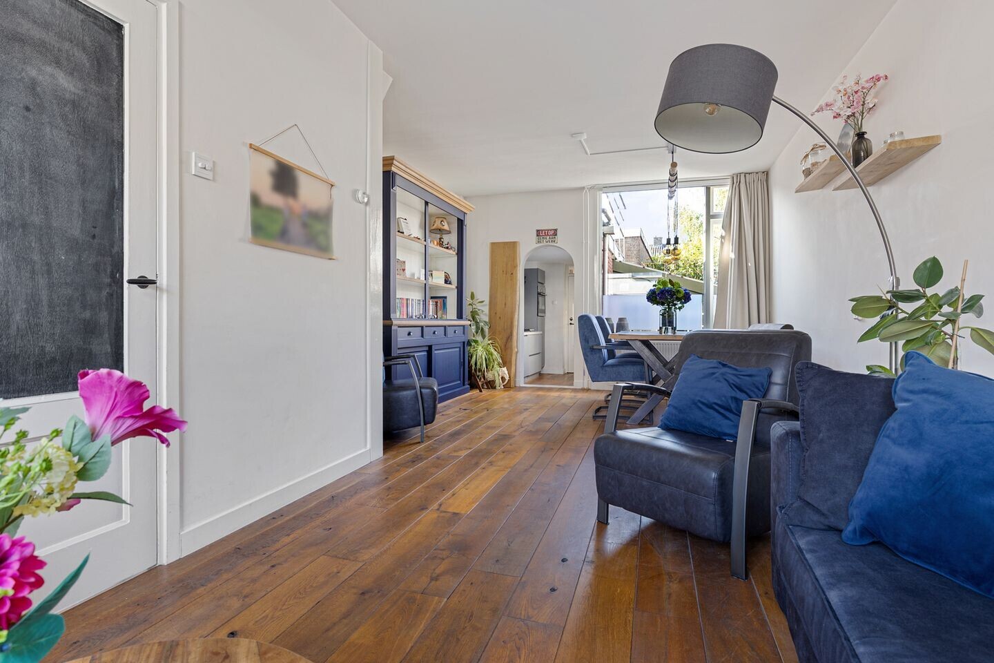 Tussenwoning te koop: Leliestraat 22, Alphen Aan Den Rijn
