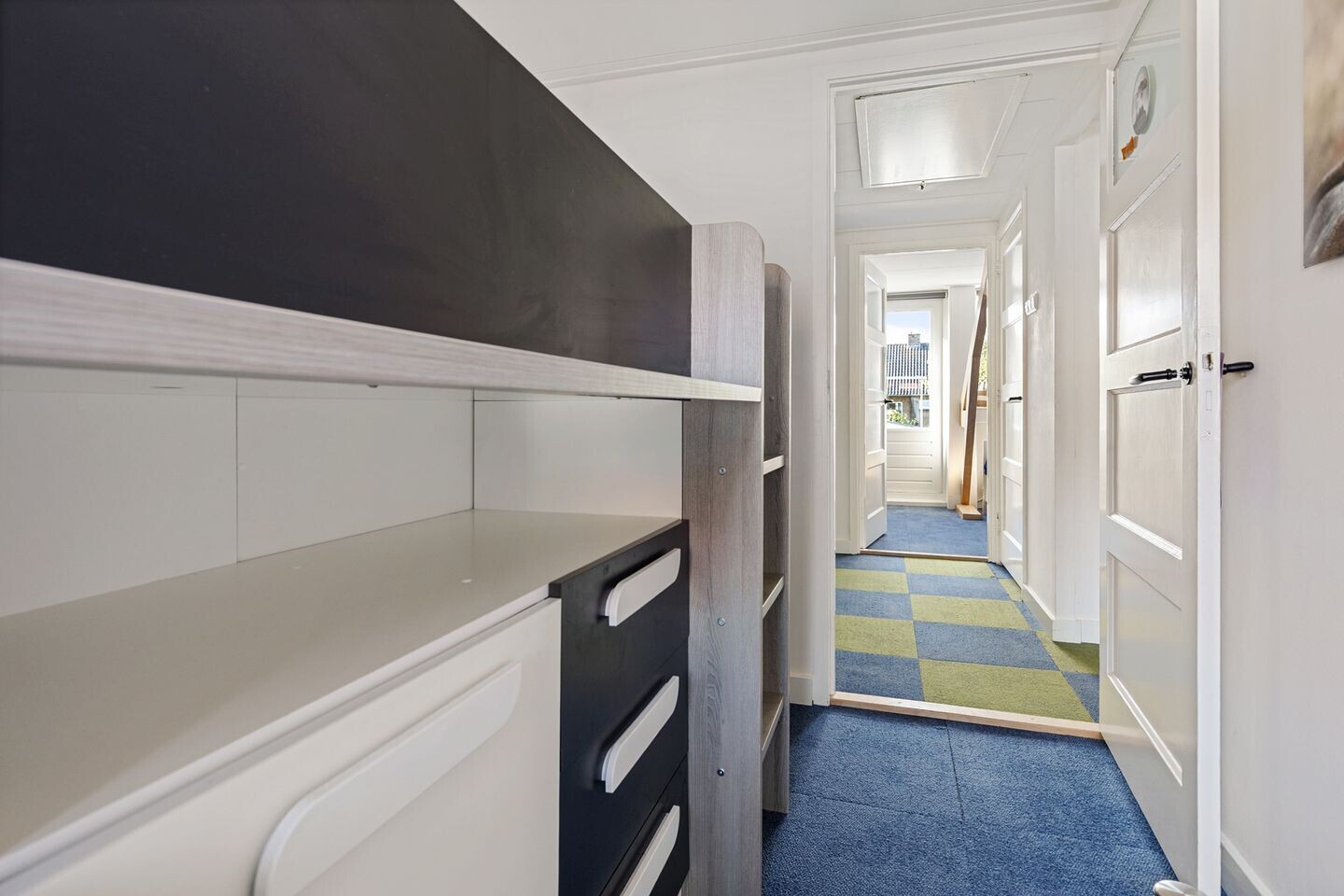 Tussenwoning te koop: Leliestraat 22, Alphen Aan Den Rijn