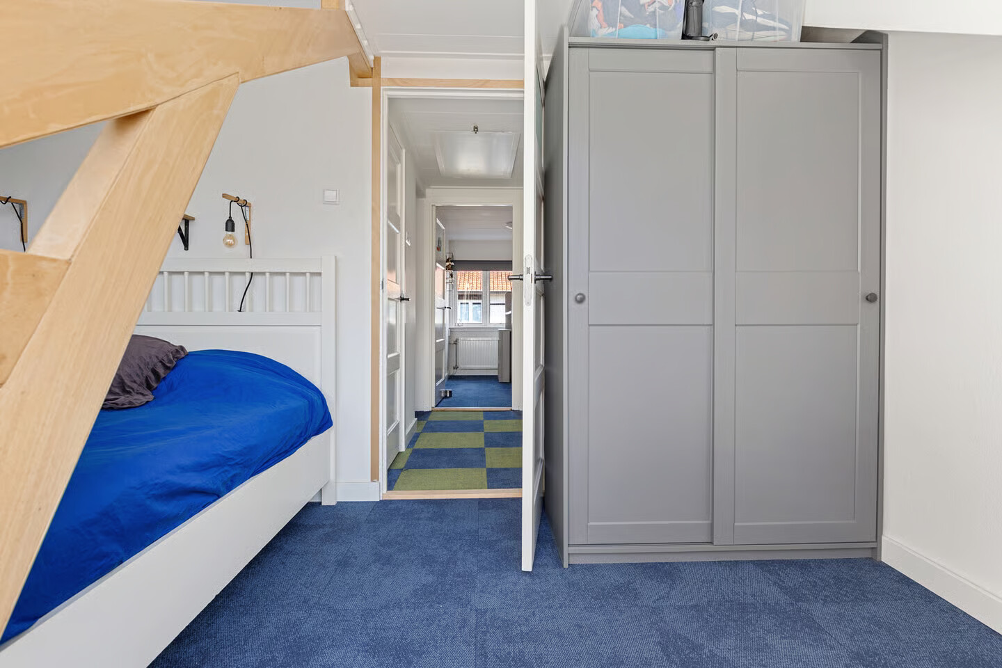 Tussenwoning te koop: Leliestraat 22, Alphen Aan Den Rijn