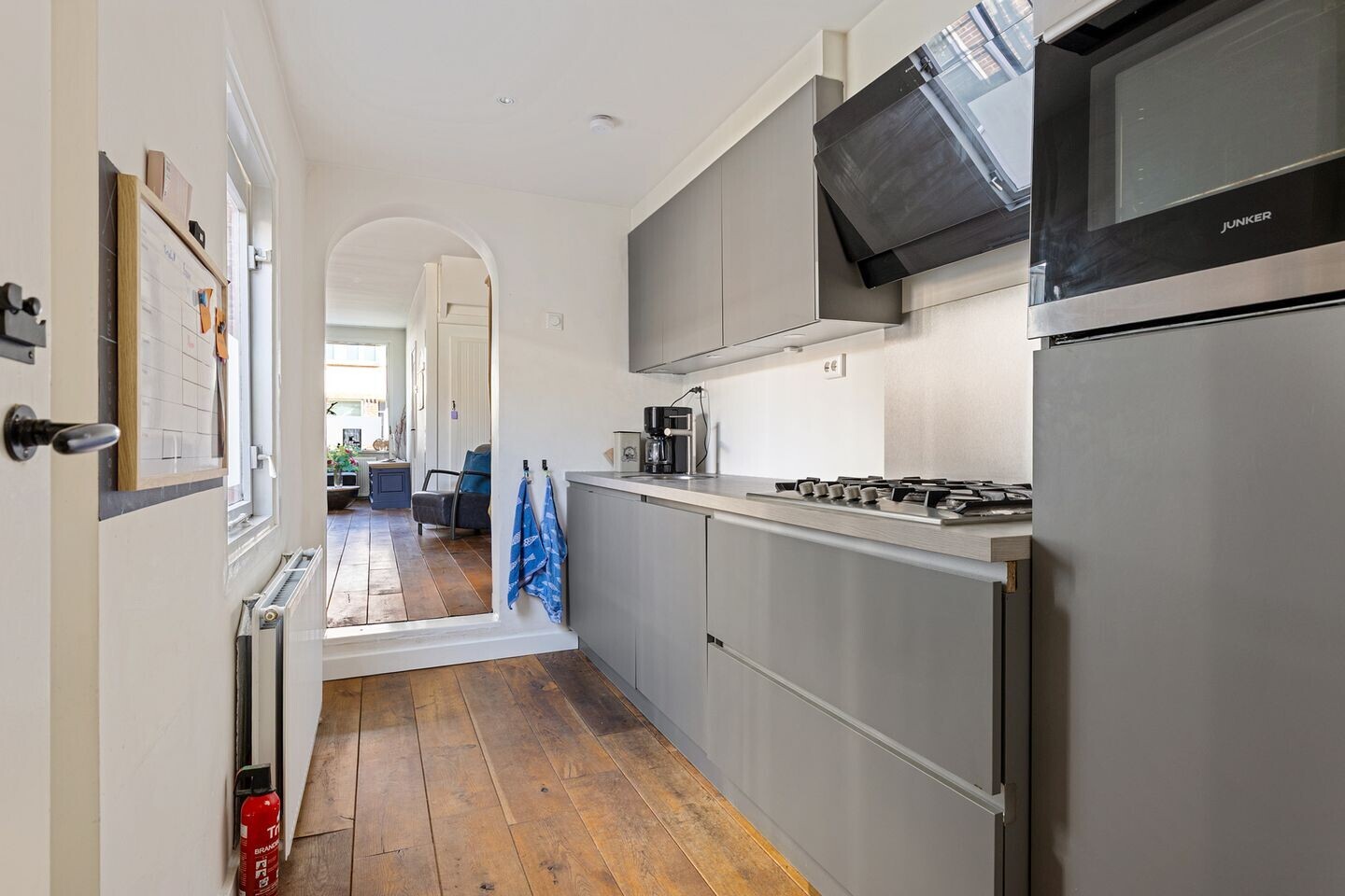 Tussenwoning te koop: Leliestraat 22, Alphen Aan Den Rijn