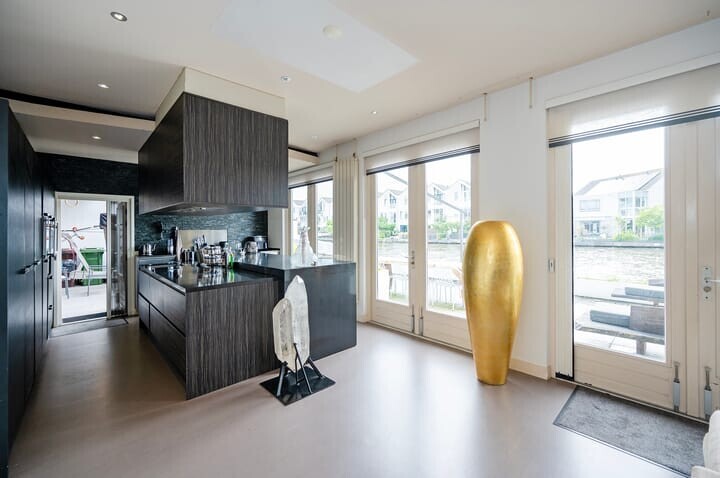 Tussenwoning te koop: Hooftstraat 263, Alphen Aan Den Rijn