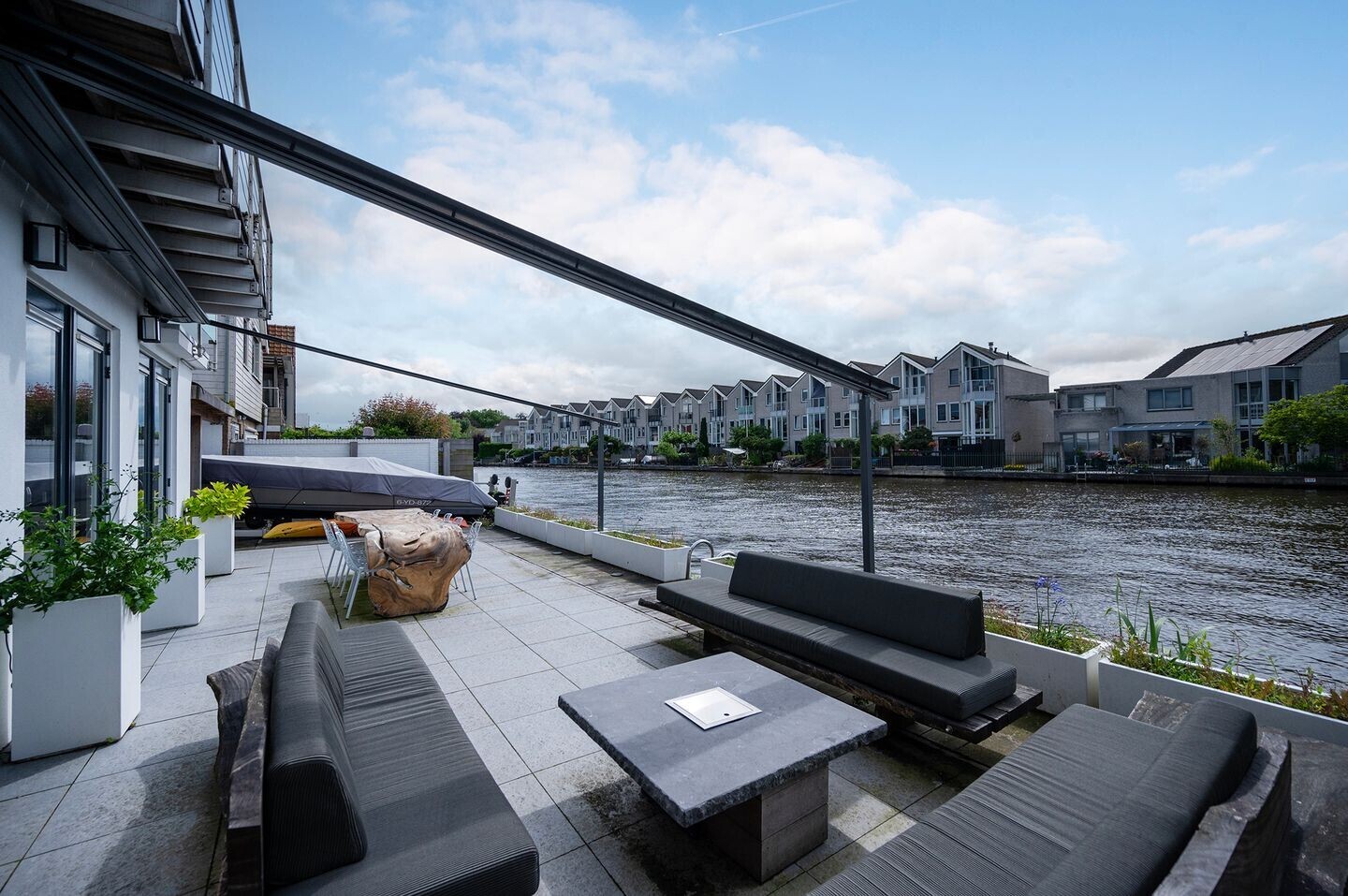 Tussenwoning te koop: Hooftstraat 263, Alphen Aan Den Rijn