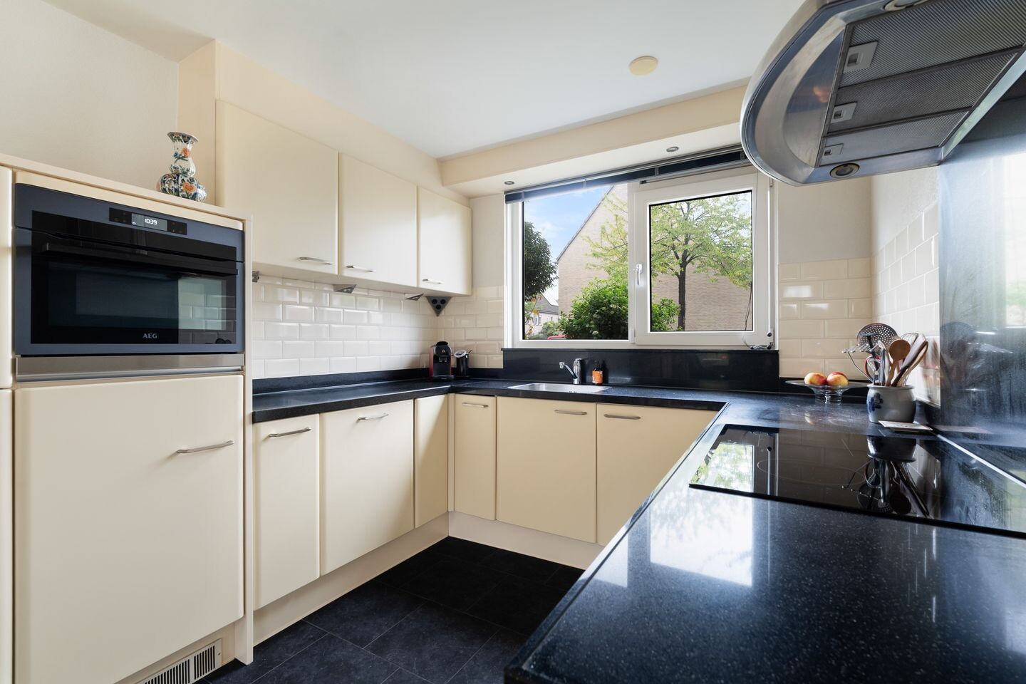 Hoekwoning te koop: Moutmolen 13, Alphen Aan Den Rijn