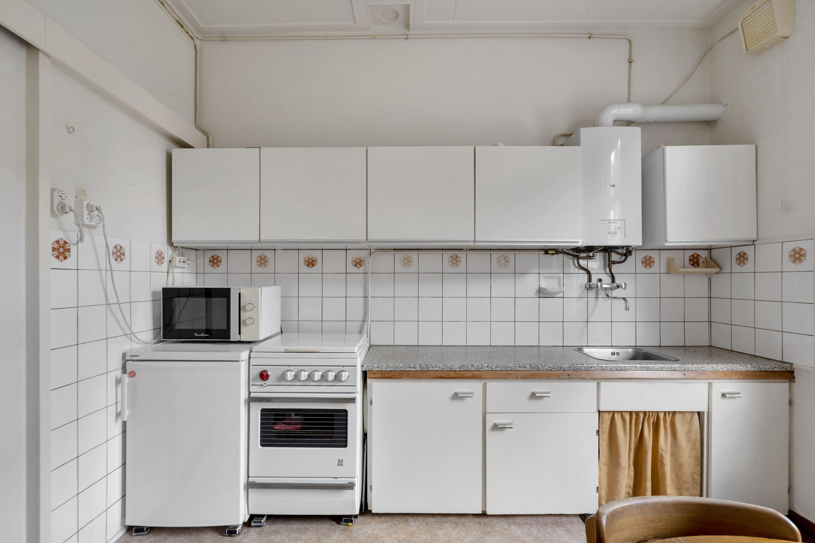 Tussenwoning te koop: J.W.C. Bloemstraat 29, Alphen Aan Den Rijn
