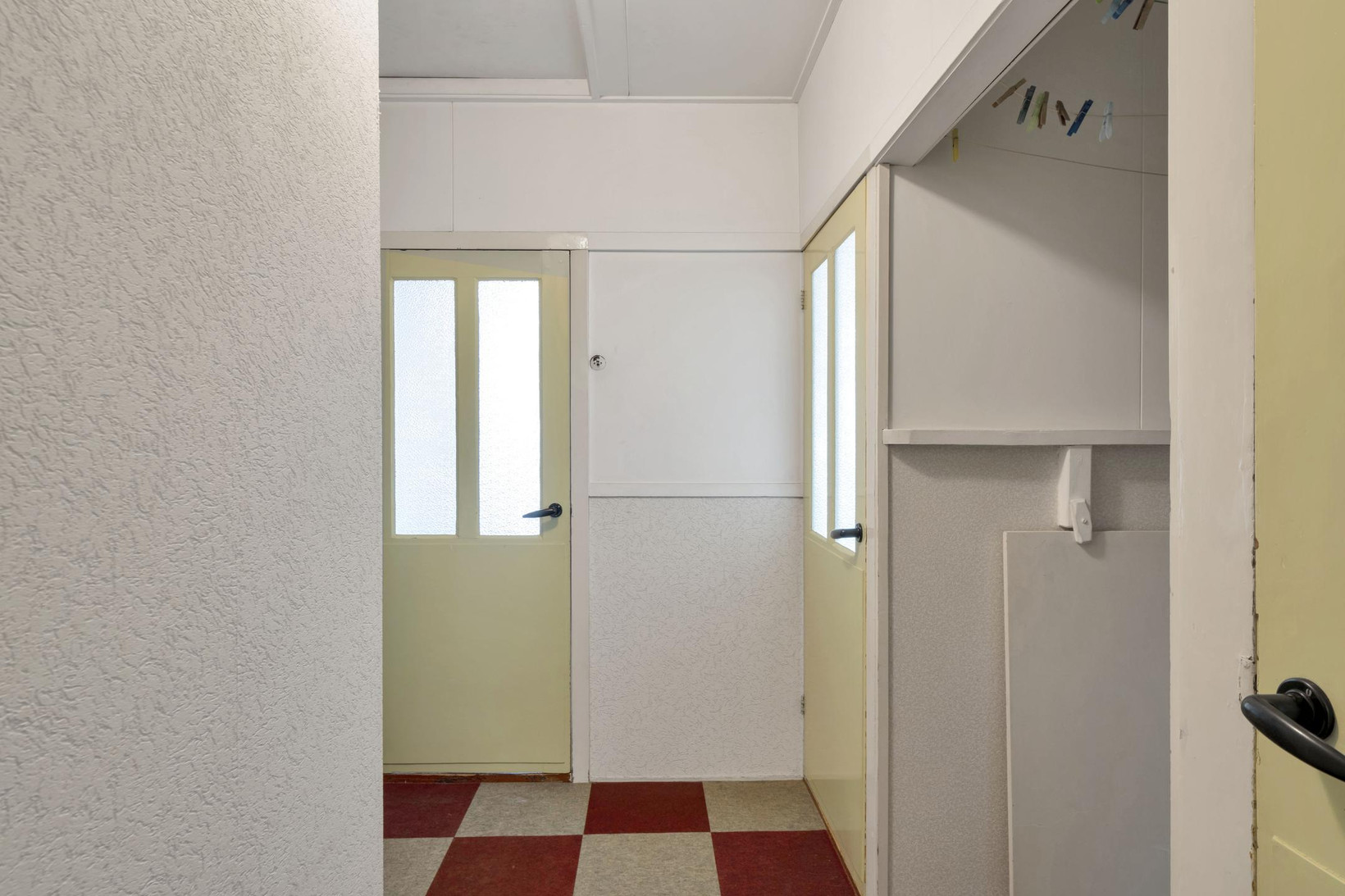 Tussenwoning te koop: J.W.C. Bloemstraat 29, Alphen Aan Den Rijn