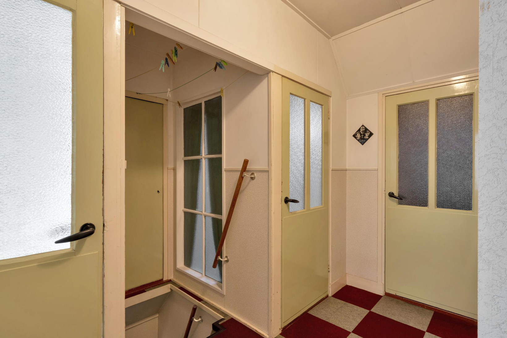 Tussenwoning te koop: J.W.C. Bloemstraat 29, Alphen Aan Den Rijn