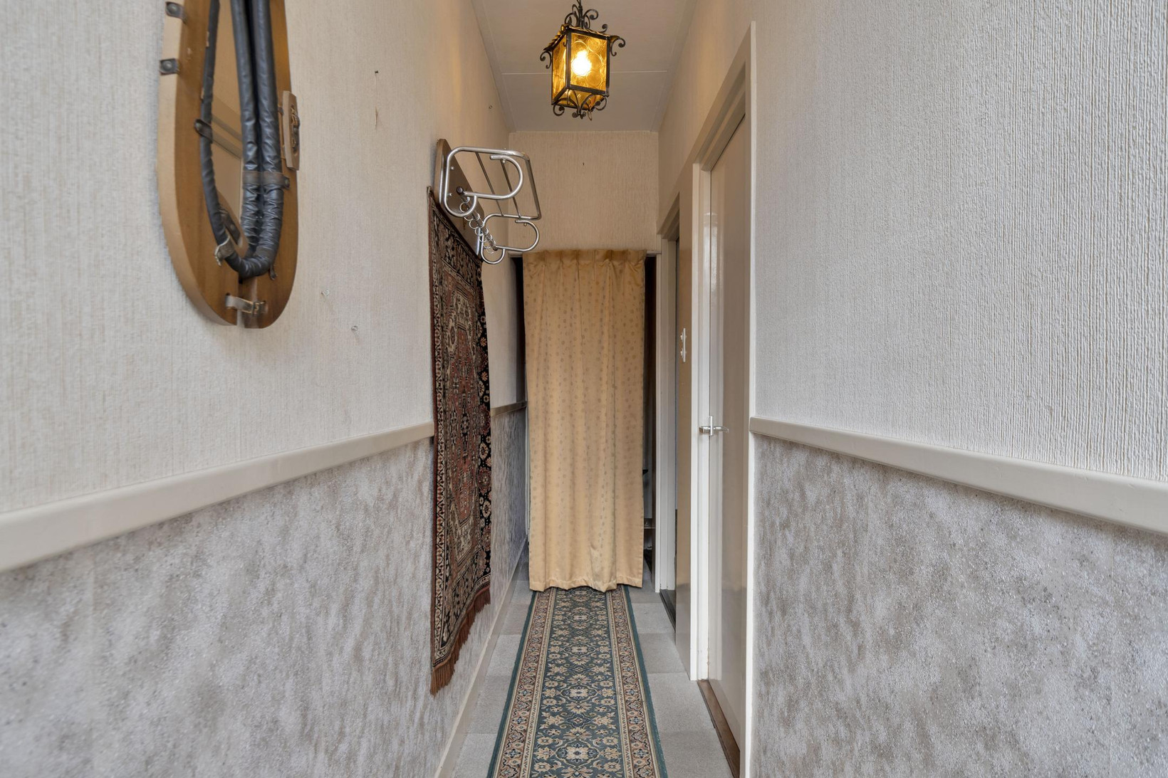 Tussenwoning te koop: J.W.C. Bloemstraat 29, Alphen Aan Den Rijn