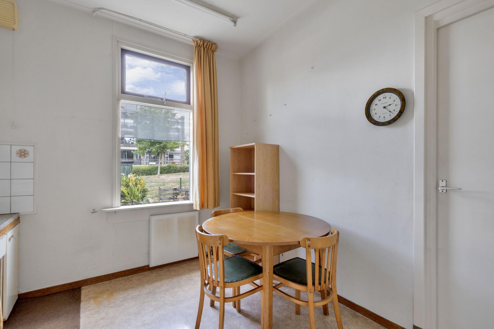 Tussenwoning te koop: J.W.C. Bloemstraat 29, Alphen Aan Den Rijn