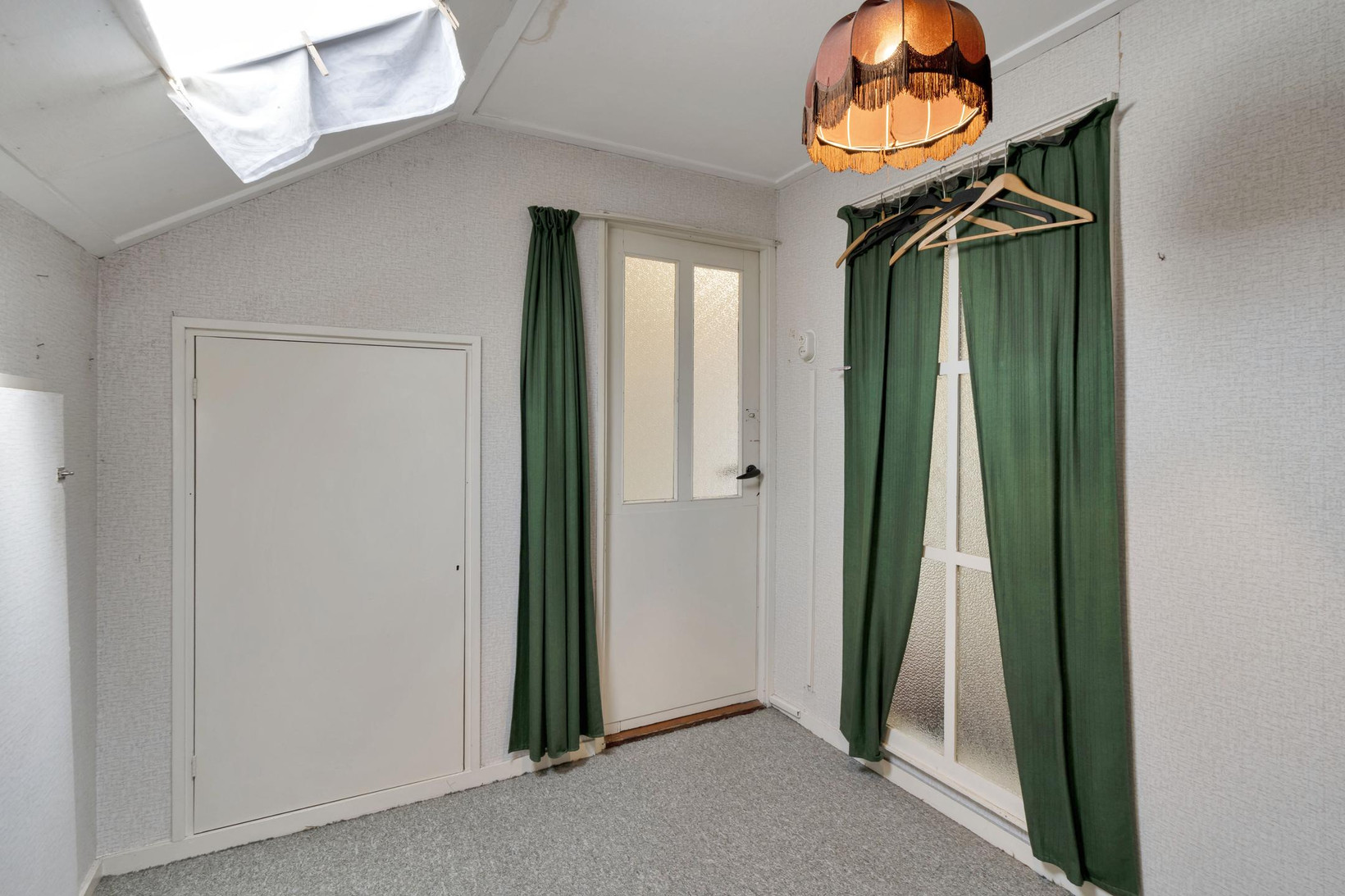 Tussenwoning te koop: J.W.C. Bloemstraat 29, Alphen Aan Den Rijn