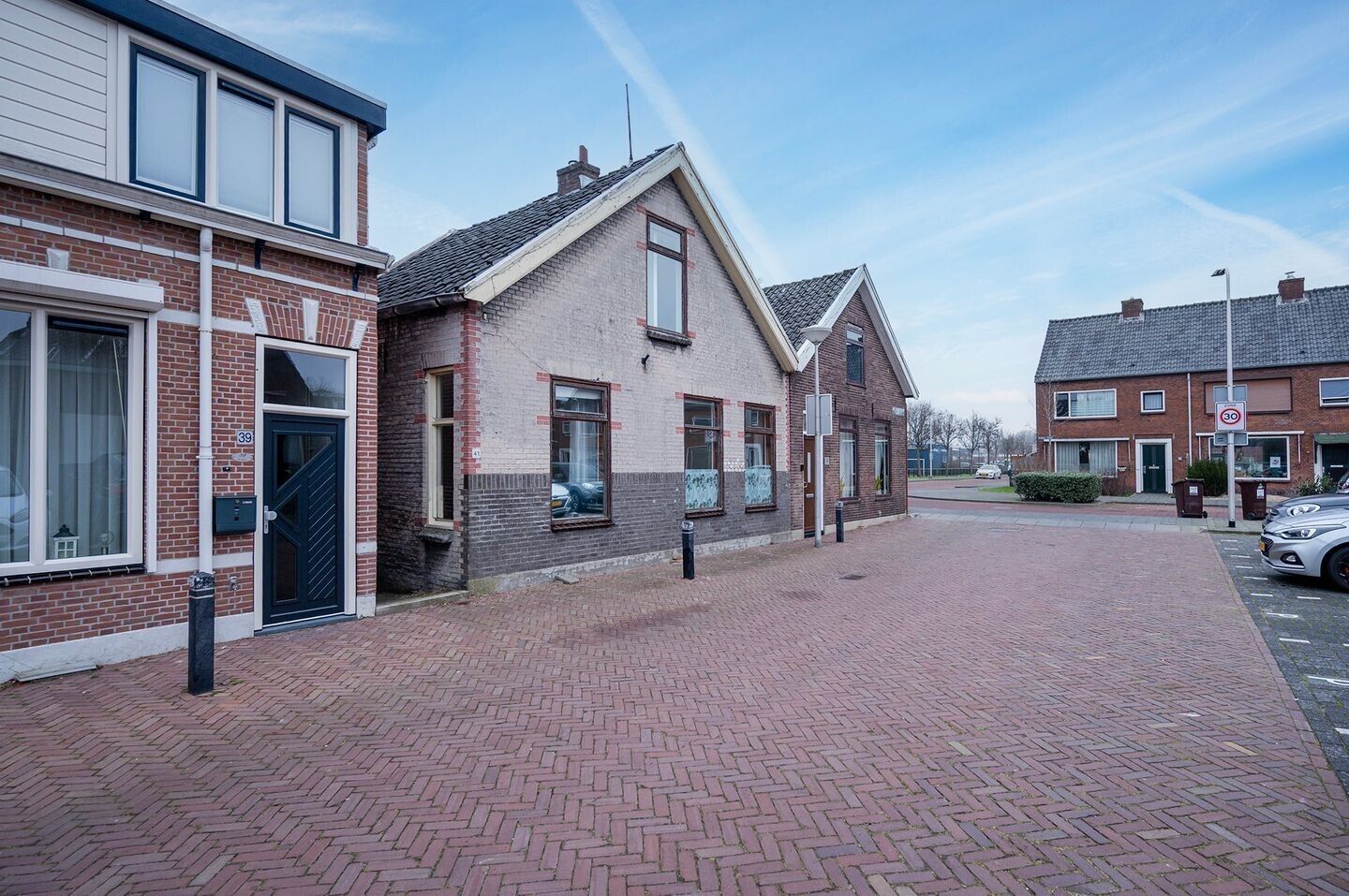 Tussenwoning te koop: J.W.C. Bloemstraat 41, Alphen Aan Den Rijn
