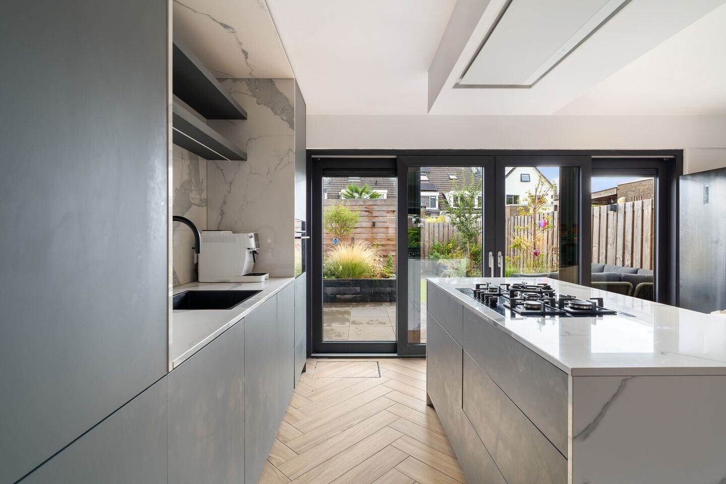 Hoekwoning te koop: Ierlandstraat 2, Alphen Aan Den Rijn
