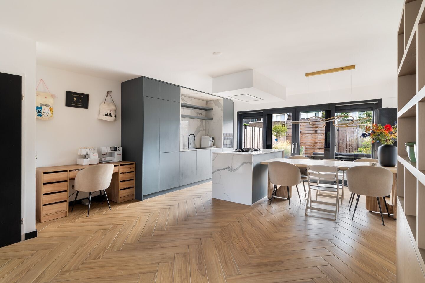Hoekwoning te koop: Ierlandstraat 2, Alphen Aan Den Rijn