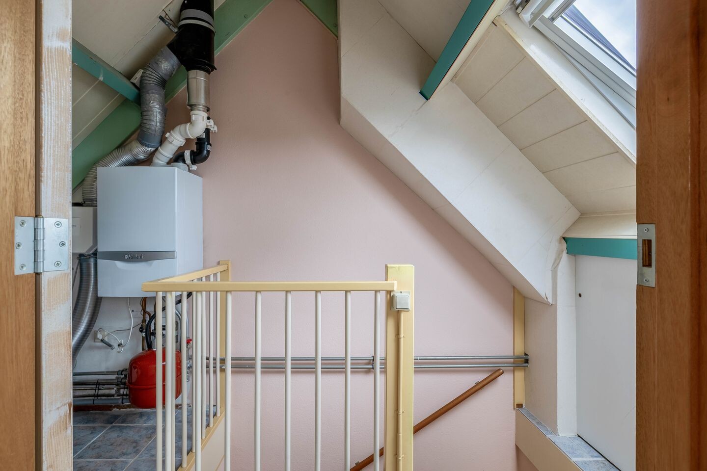Tussenwoning te koop: Lissabonstraat 64, Alphen Aan Den Rijn