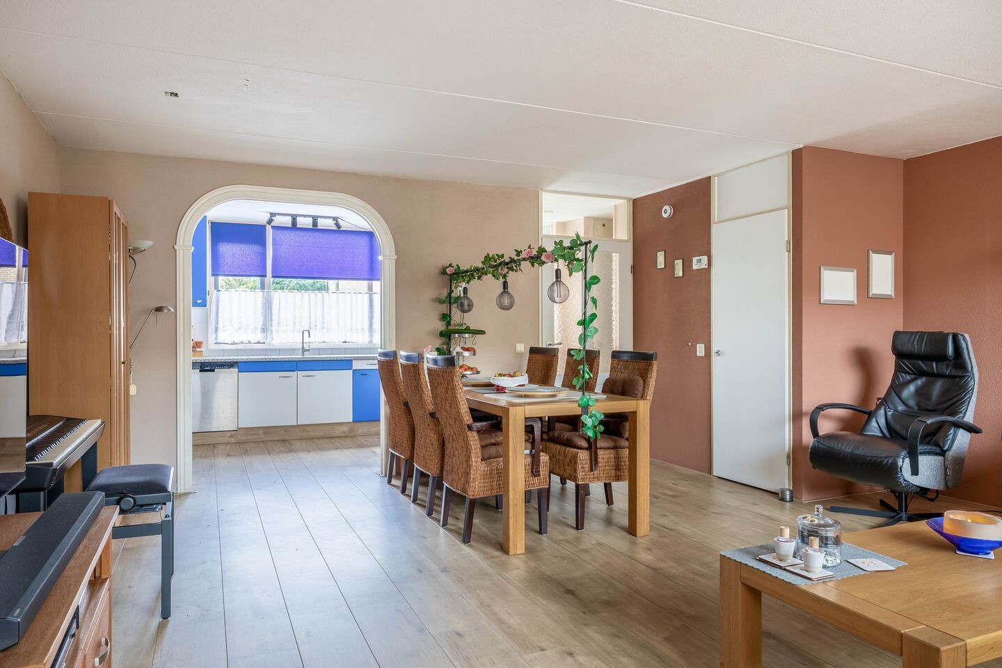 Tussenwoning te koop: Lissabonstraat 64, Alphen Aan Den Rijn